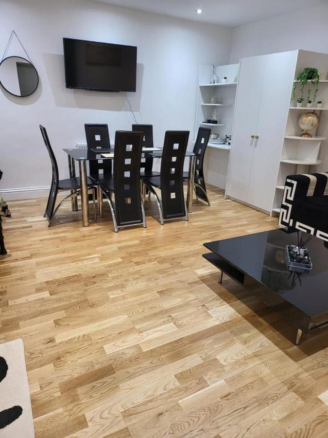 Fancy Basement Flat A Londres Exterior foto